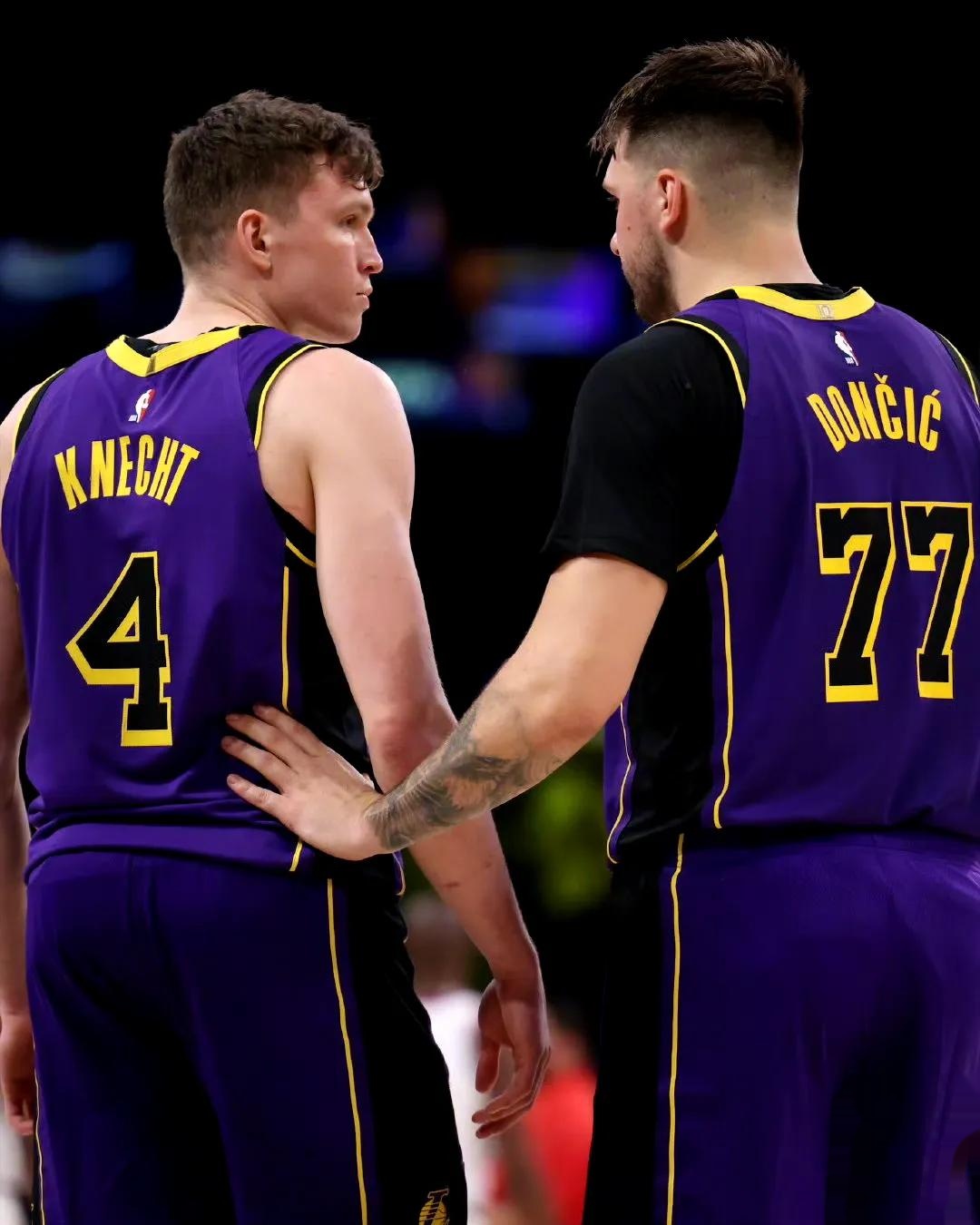 转会期欧超杯焦点战,洛杉矶湖人更衣室发声,质疑声仍在,身体对抗强度拉满的简单介绍 转会期欧超杯焦点战,洛杉矶湖人更衣室发声,质疑声仍在,身体对抗强度拉满的简单介绍