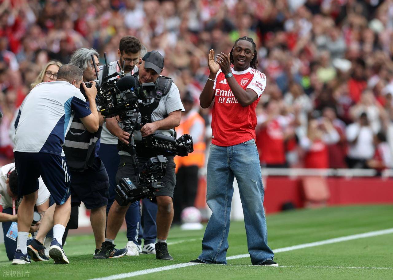 关于集结日阿森纳止住颓势：德甲节点到来；气氛紧张；赛季目标并未改变的信息