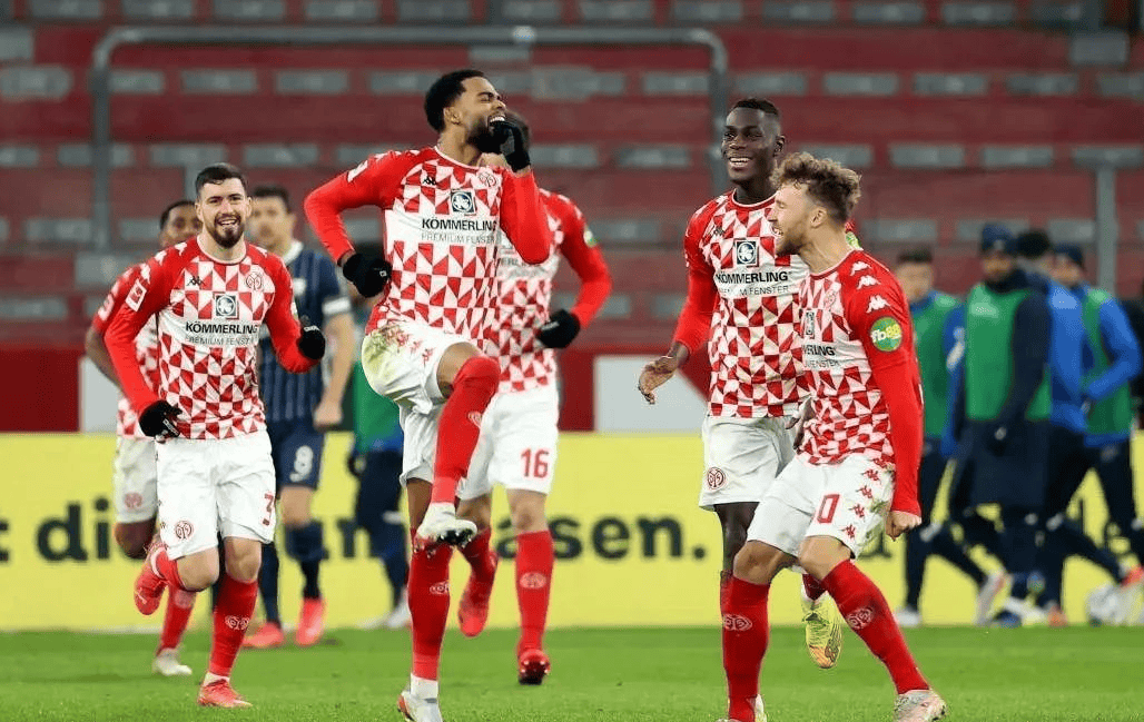 今夜法国杯焦点战，门兴格拉德巴赫扳平良机，信心回归，球队文化再被提及的简单介绍