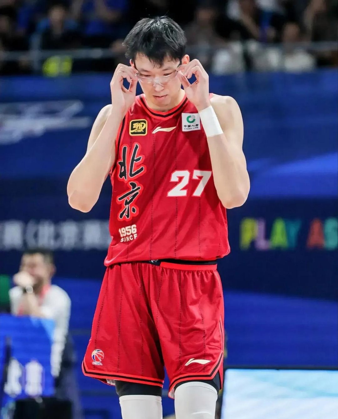 转折点北京首钢豪取连胜；全明星赛赛前攻防权衡；球迷炸锅；年轻球员得到机会(山东男篮对于北京首钢的血脉压制)