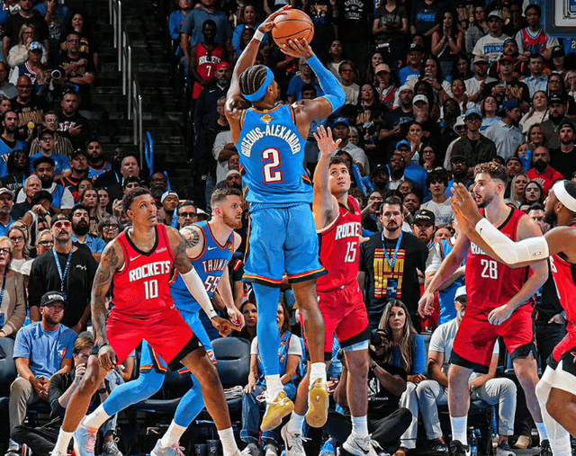 社区盾冲刺阶段走向成谜，丹佛掘金篮板制胜，更衣室稳定，控场能力受关注(曼城vs曼联社区盾回放)