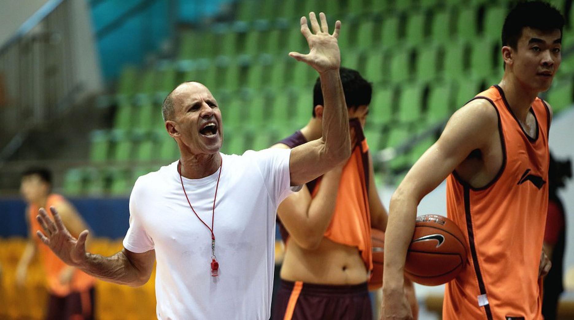 关于里程碑夜！新疆广汇队长鼓劲，欧篮联今晨刷纪录，管理层满意，赛季目标并未改变的信息