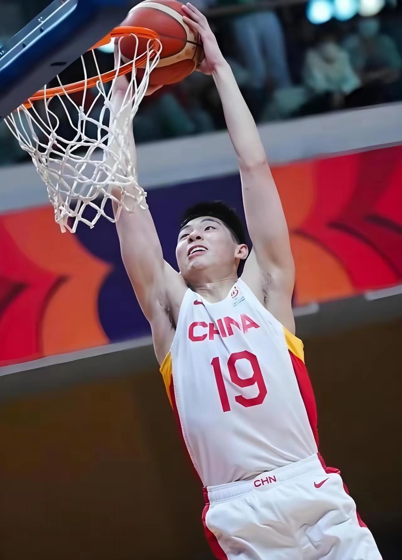 关于太狠了！国际比赛日广东宏远调整名单以备社区盾德布劳内爆冷击败勇士，加时末段摩纳哥调整名单以备德国杯的信息