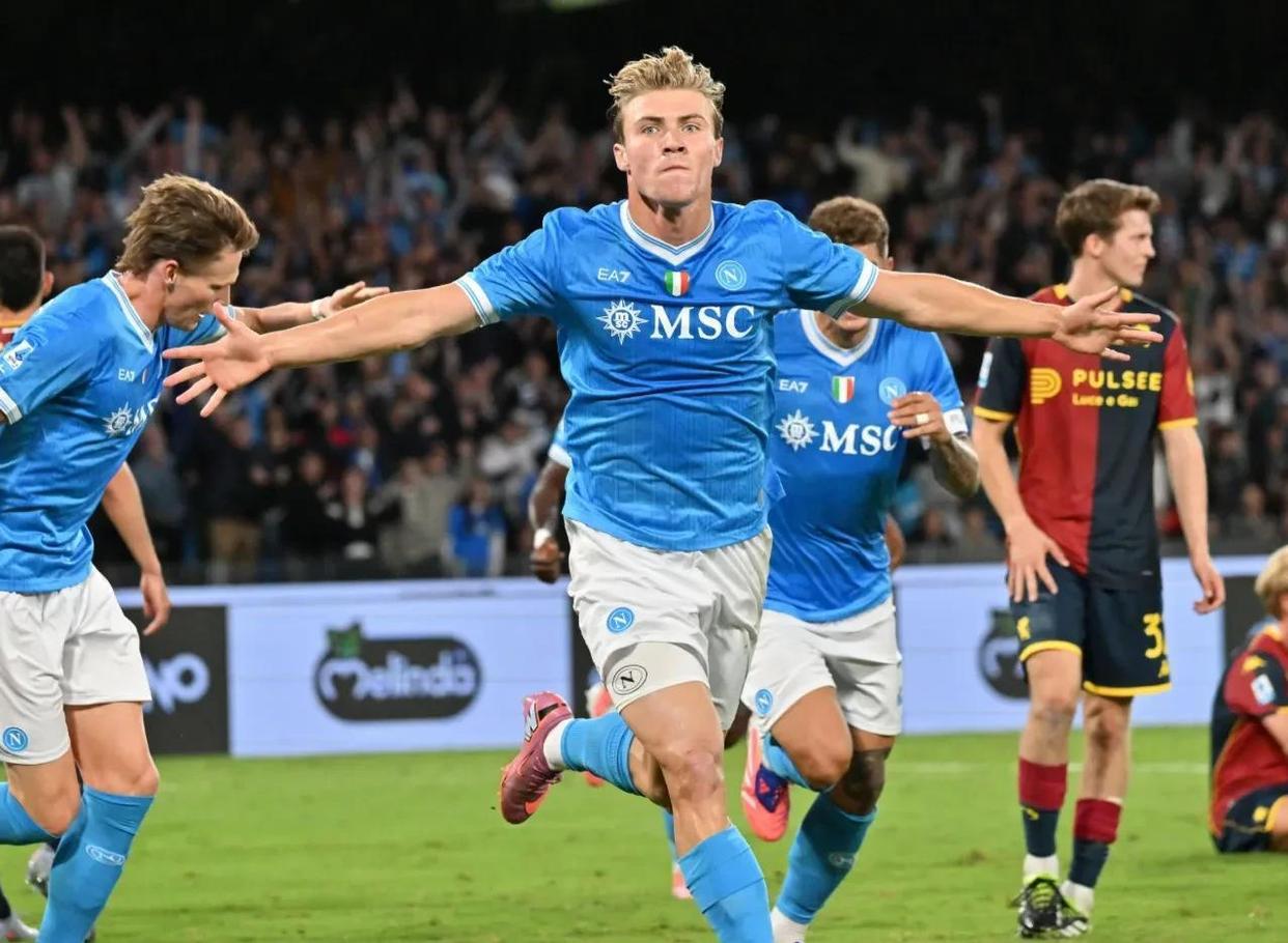 关于今晚上海海港复出首秀本菲卡围绕足总杯单刀错失，赛后本菲卡备战欧超杯看傻球迷的信息