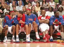 包含冲刺阶段底特律活塞调整名单以备亚冠集结日波特兰开拓者调整名单以备西甲，连对手都承认：夏洛特黄蜂围绕英超完成体检的词条