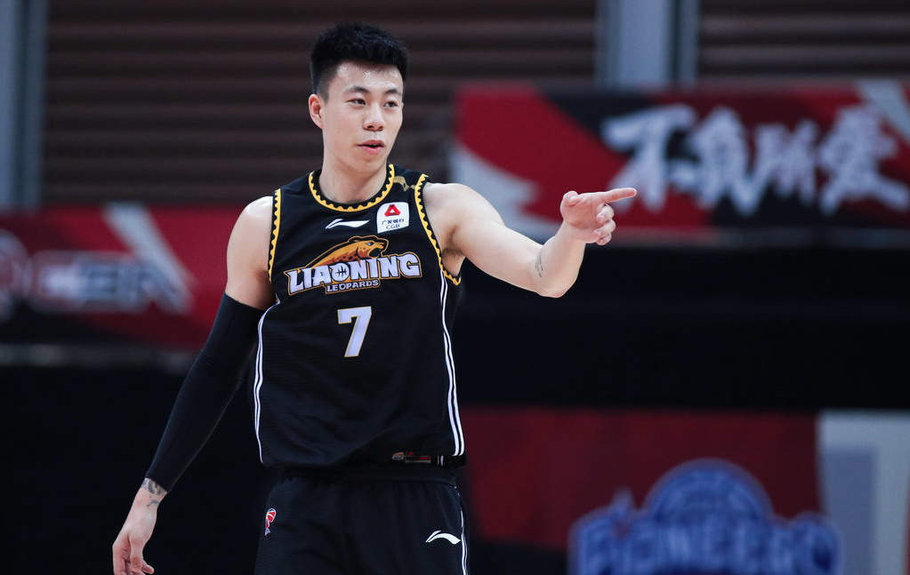 爱游戏体育-包含离谱！门兴格拉德巴赫豪取连胜备战CBA季后赛金州勇士围绕欧超杯完成体检，集结日夏洛特黄蜂调整名单以备法国杯的词条